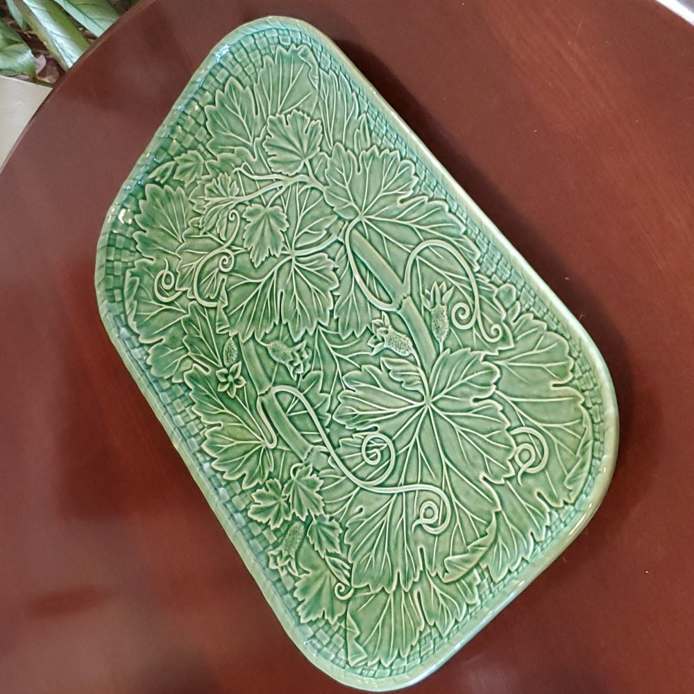 Very Rare Vintage Portuguese Bordallo Pinheiro Green Ivy serving plater Lattice - Picture 1 of 10